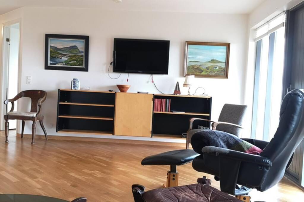 Large Apartment With Fabulous View Of 토르스하운 외부 사진